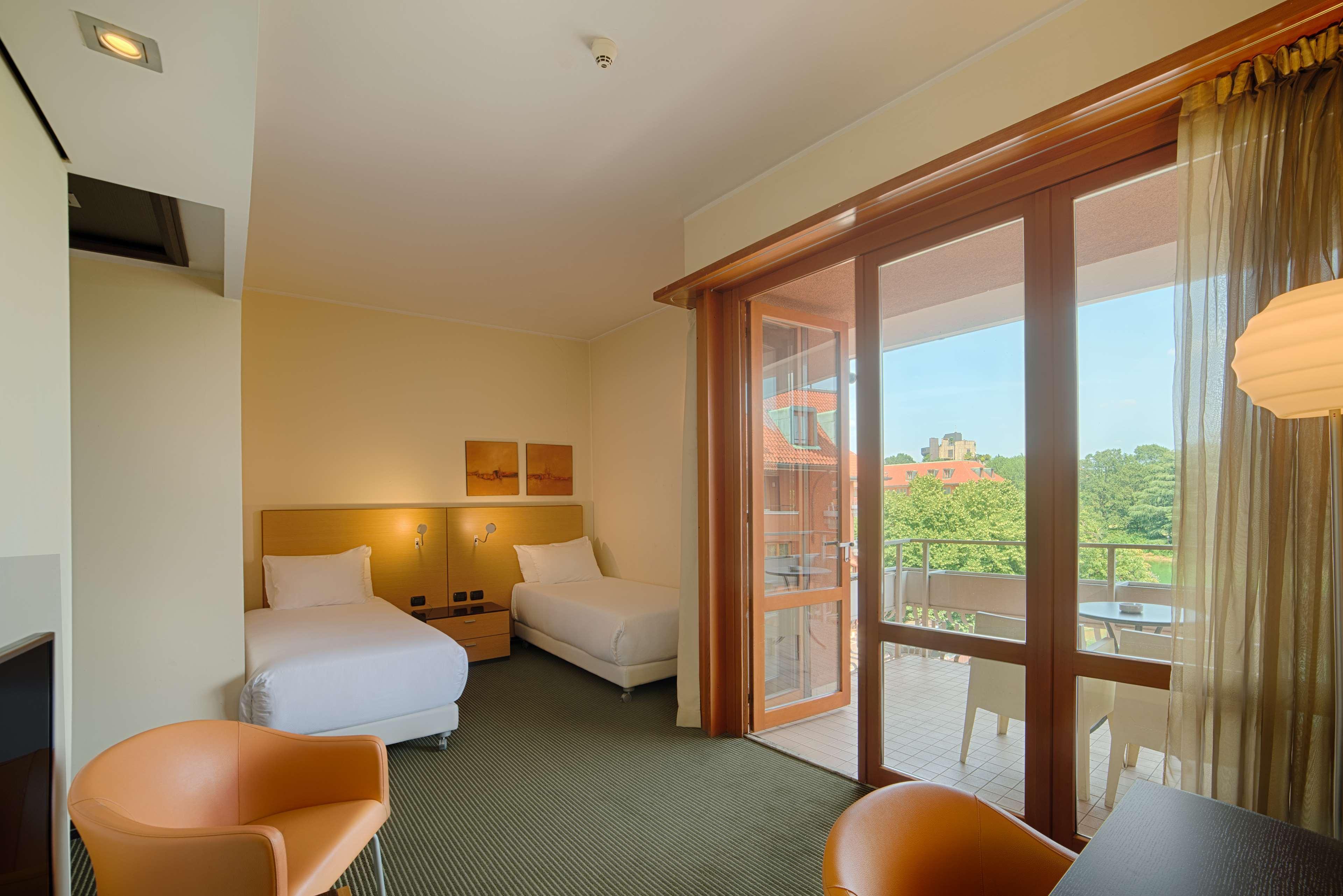 เอ็นเอช มิลาโน 2 เรซิเดนเช Aparthotel เซกราเต ภายนอก รูปภาพ