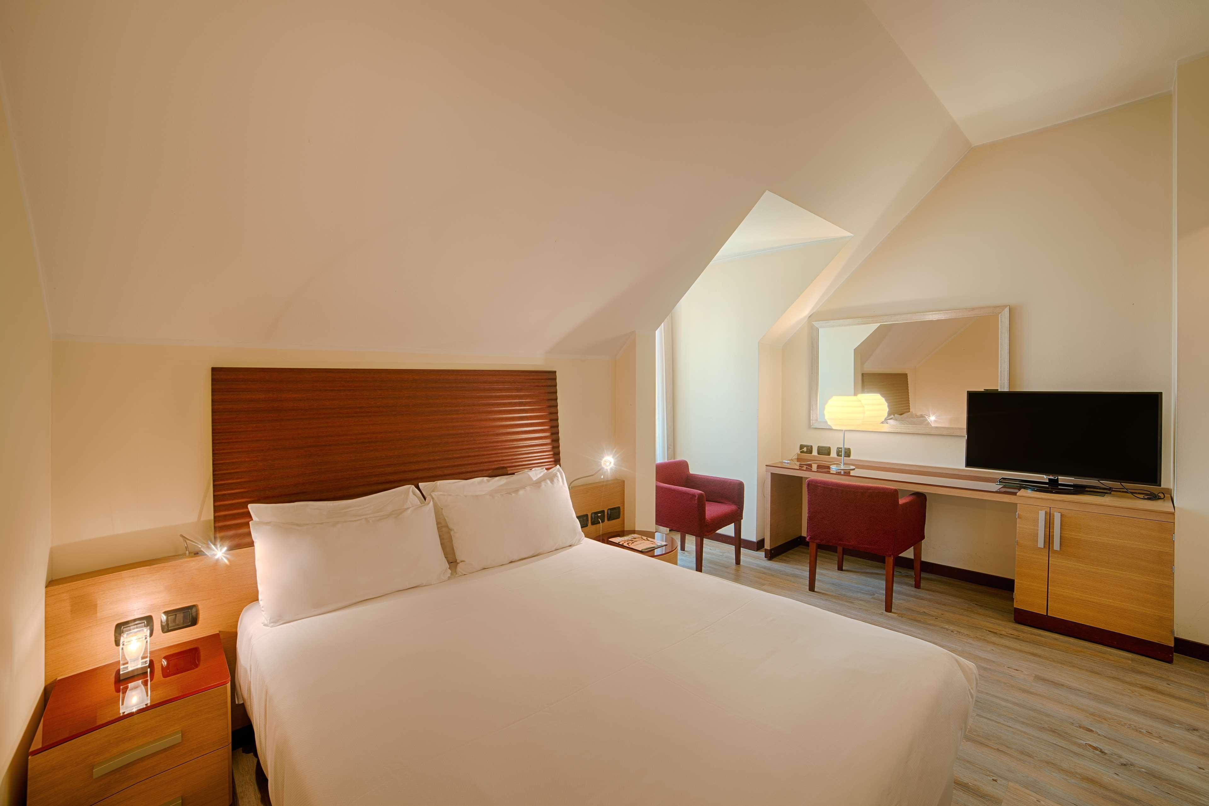 เอ็นเอช มิลาโน 2 เรซิเดนเช Aparthotel เซกราเต ภายนอก รูปภาพ