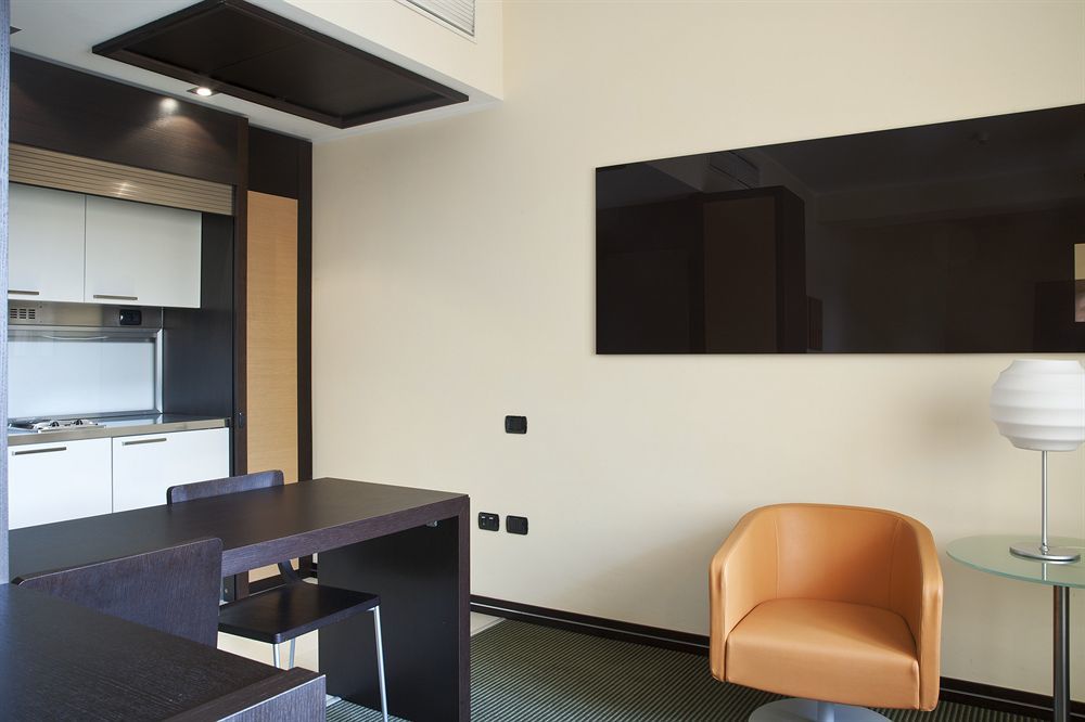 เอ็นเอช มิลาโน 2 เรซิเดนเช Aparthotel เซกราเต ภายนอก รูปภาพ