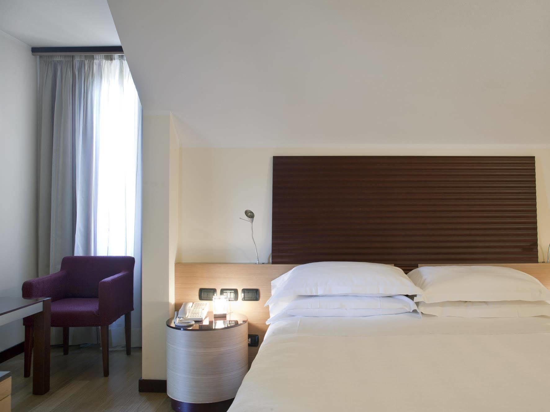 เอ็นเอช มิลาโน 2 เรซิเดนเช Aparthotel เซกราเต ภายนอก รูปภาพ
